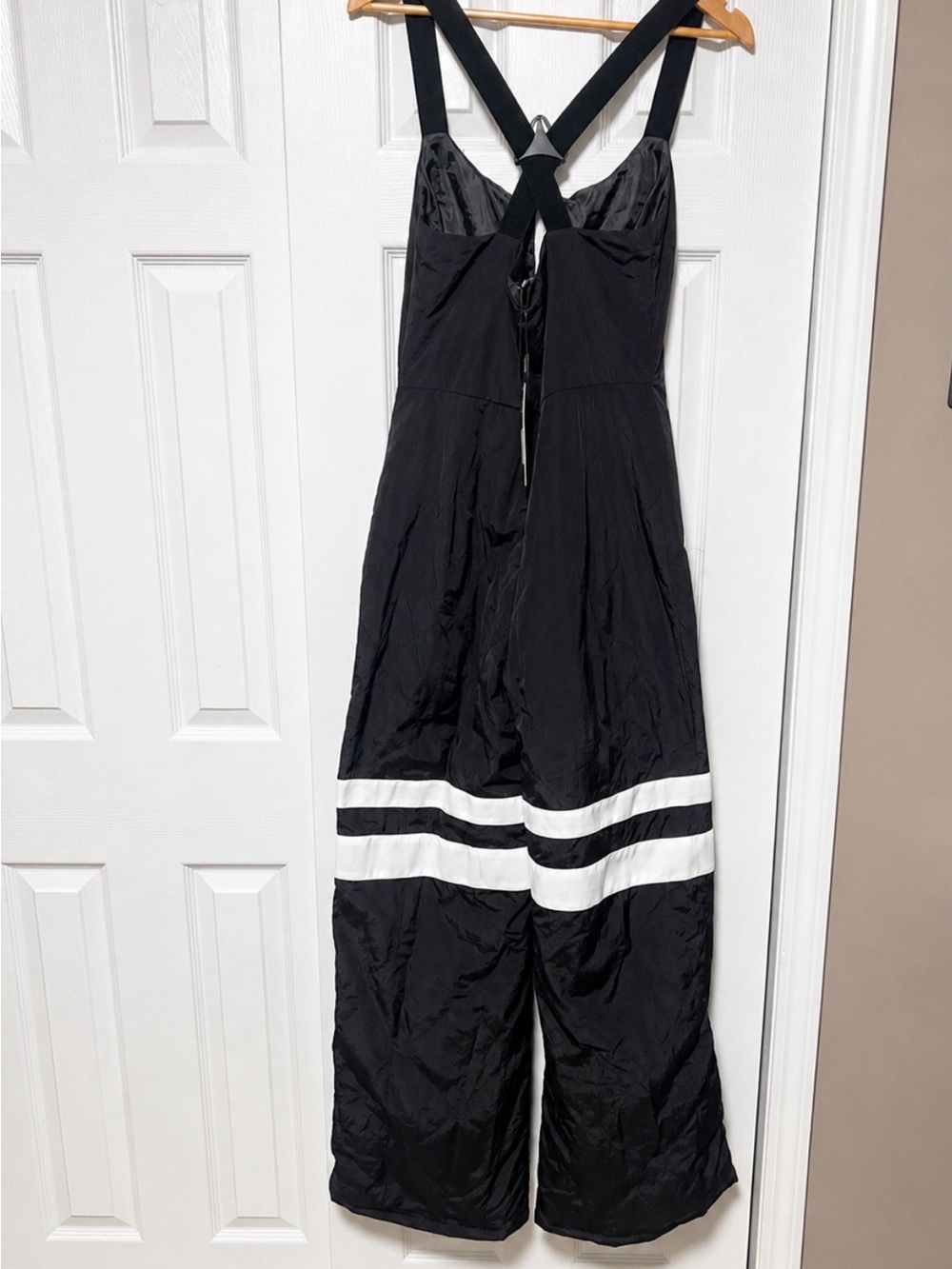 Fashion Nova Hit The Slopes Ski Jumpsuit Black White NWT M - Picture 5 of 9